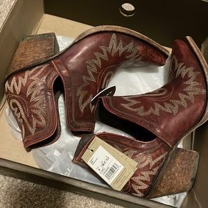 Ariat Dixon booties